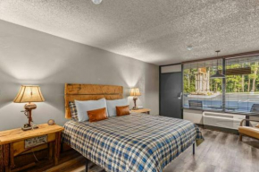Stonegate Lodge W Pool & Outdoor Firepits Room #201